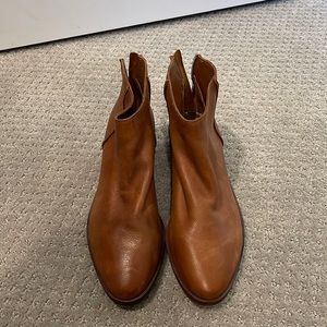 Dolce Vita brown booties